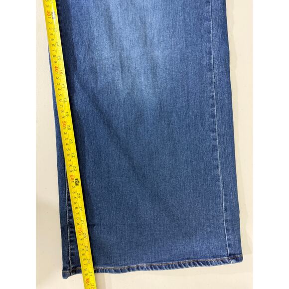 Levi’s 318 Shaping Wide Leg Jeans Women’s Plus Size 18W Blue Wash NWT - Picture 13 of 14
